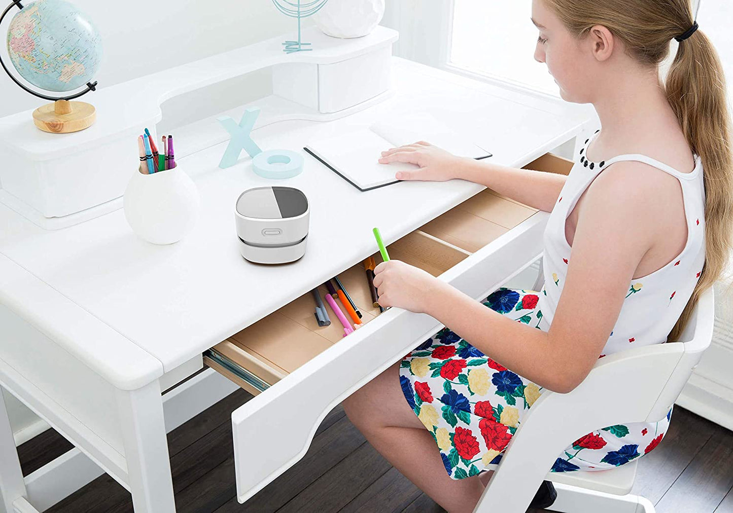Desktop Vacuum Cleaner, Mini Table Dust Sweeper Energy Saving,High Endurance up to 90 Mins,Cordless&360º Rotatable Design for Keyboard/Home/School/Office(White)